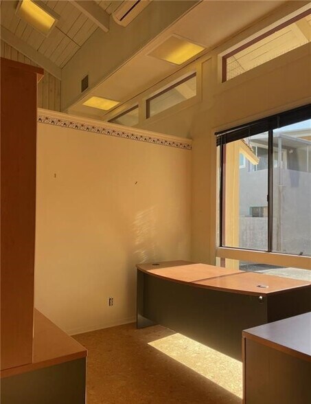 More Photos Of 310 Vista Del Mar, Redondo Beach Loft Creative Space For Lease