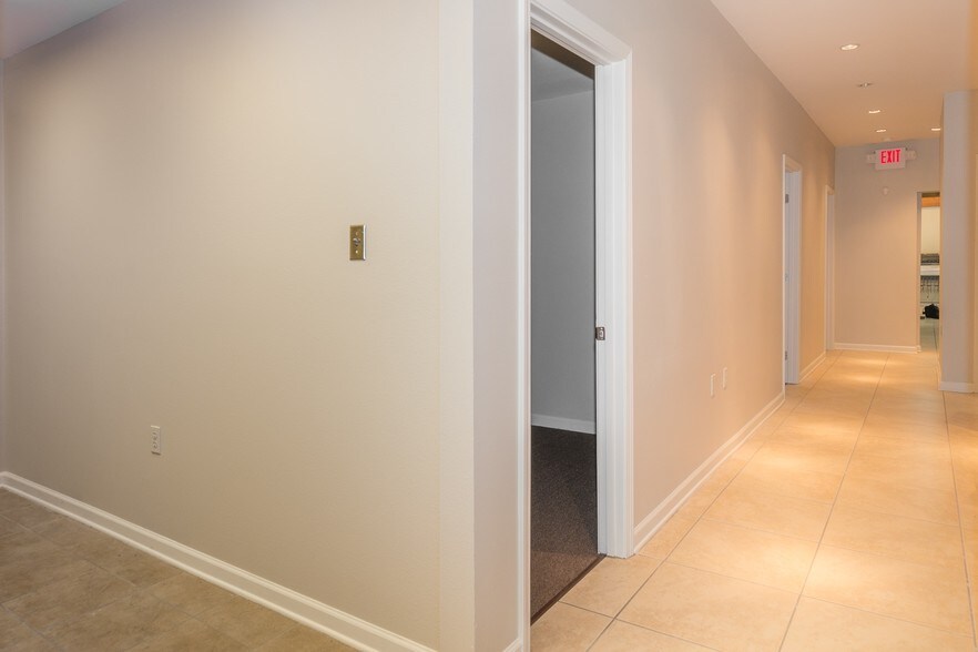 More Photos Of 894 Robert Blvd, Slidell Medical For Lease