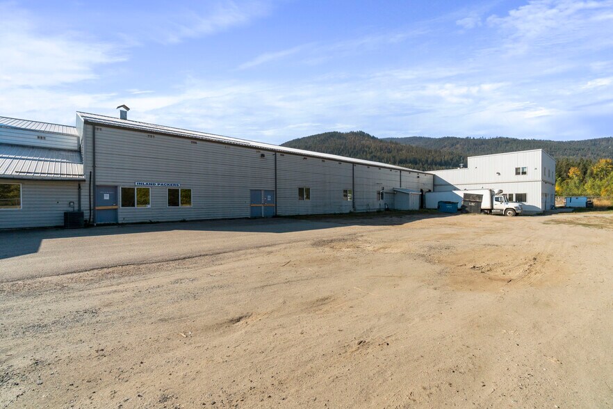 More Photos Of 4141 54 St SE, Salmon Arm Manufacturing For Sale