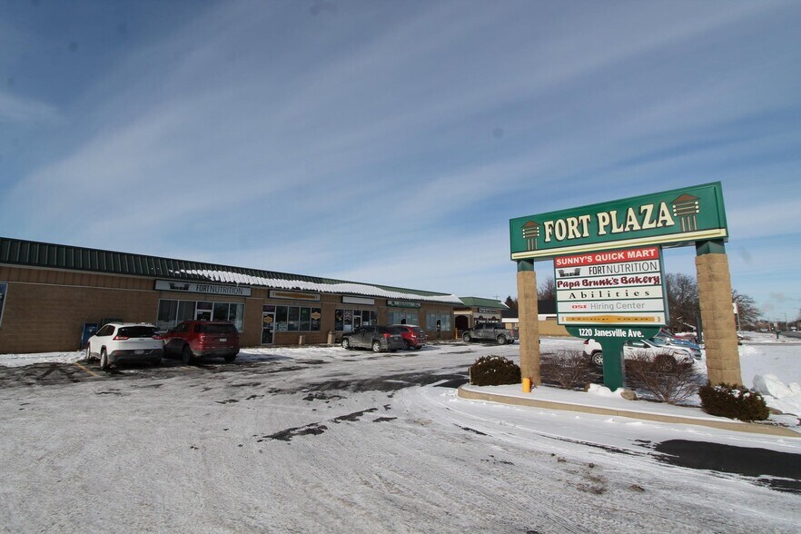 Primary Photo Of 1220 Janesville Ave, Fort Atkinson Storefront For Sale