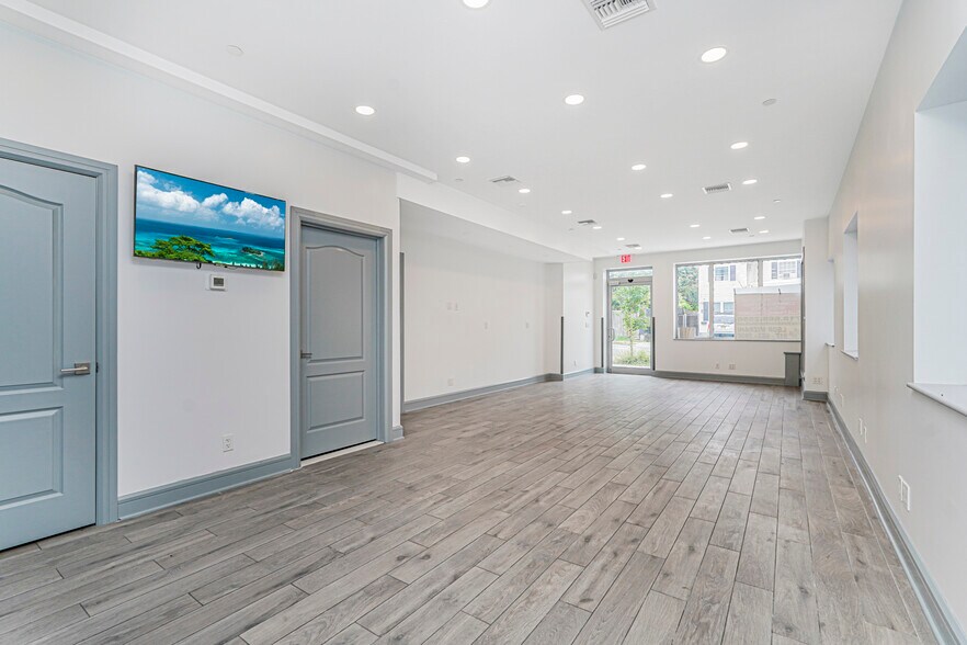 More Photos Of 271 Walker St, Staten Island General Retail For Sale