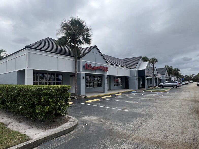 More Photos Of 7190-7250 Ulmerton Rd, Largo Unknown For Lease