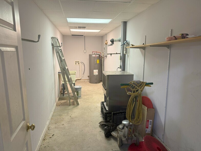 More Photos Of 1709 US-258, Tarboro Warehouse For Lease