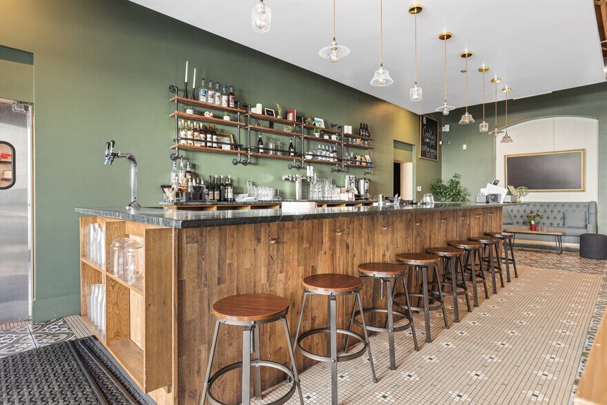 More Photos Of 2246 Larimer St, Denver Storefront For Sale