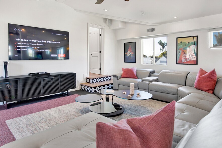 More Photos Of 5121 E Ocean Blvd, Long Beach Apartments For Sale