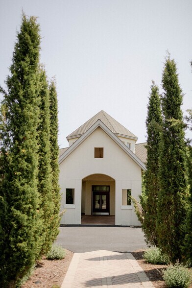 More Photos Of 1905 Central Coast Ln, Fort Atkinson Lodge Meeting Hall For Sale