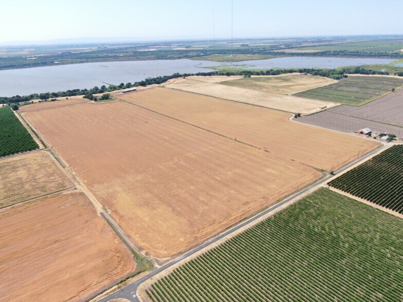 More Photos Of 28725 N Vail Rd, Thornton Land For Sale