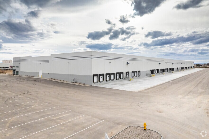 More Photos Of 16810 Northside Blvd, Nampa Warehouse For Sale