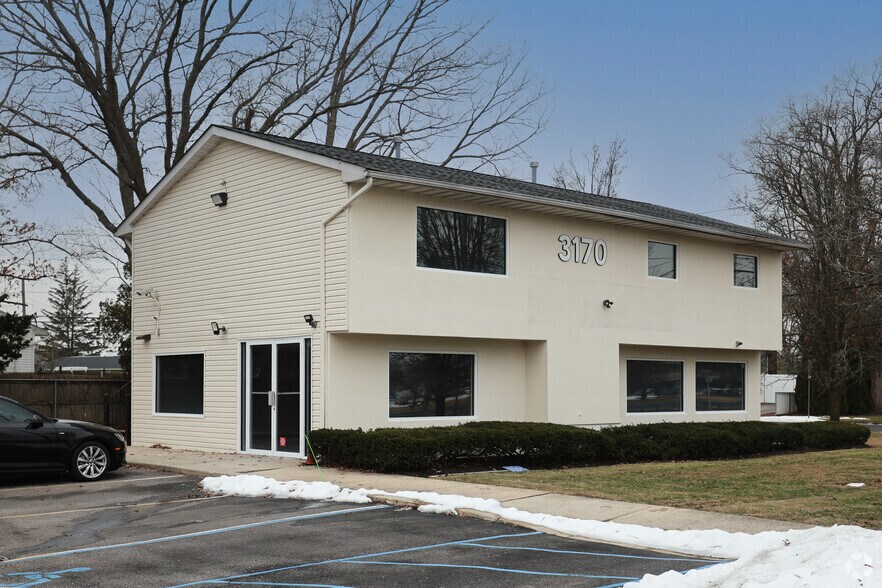 Primary Photo Of 3170 Veterans Memorial Hwy, Bohemia Office For Lease