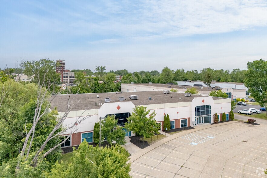 More Photos Of 3784 Commerce Ct, North Tonawanda Light Distribution For Lease
