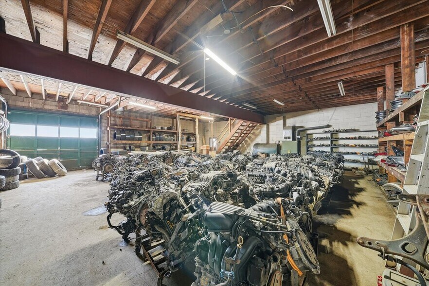 More Photos Of 735 Perry Hwy, Harmony Auto Repair For Sale