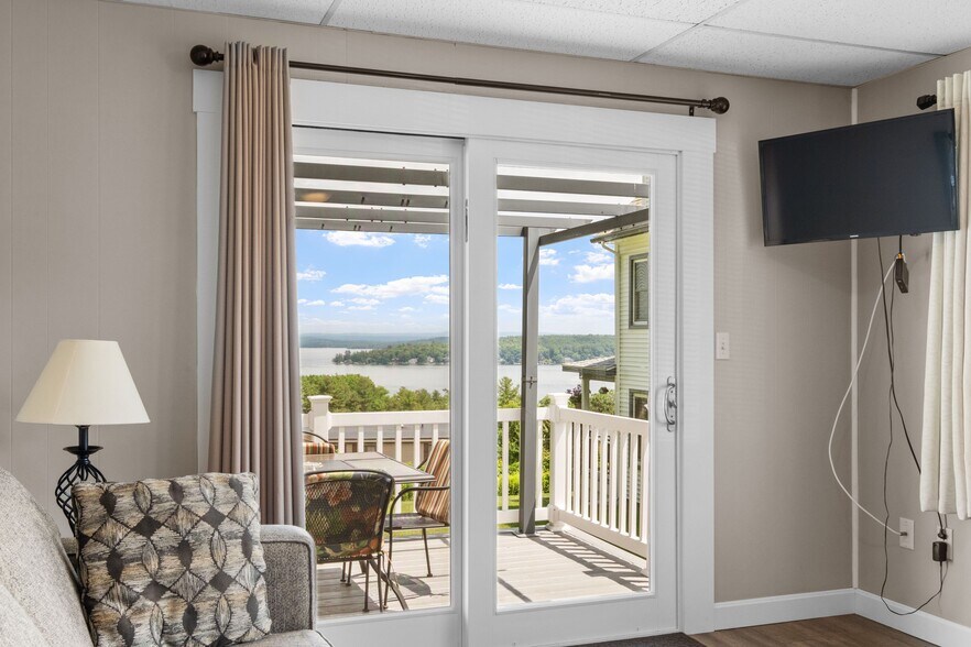 More Photos Of 291 Endicott St N, Laconia Hotel For Sale