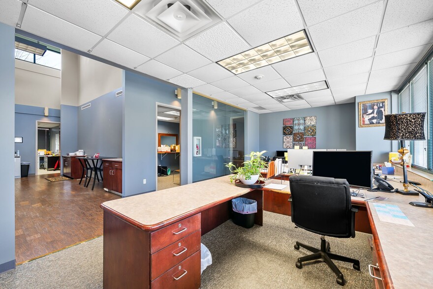 More Photos Of 112 Center Ct, Clarksville Office Residential For Sale