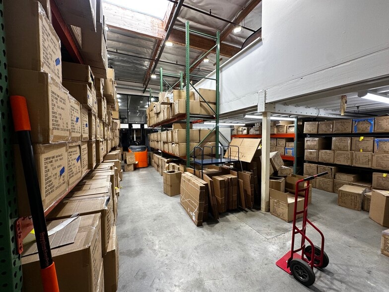 More Photos Of 4125 Market St, Ventura Light Manufacturing For Sale