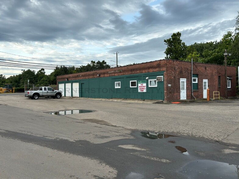 Primary Photo Of 240 E Aurora St, Waterbury Warehouse For Lease