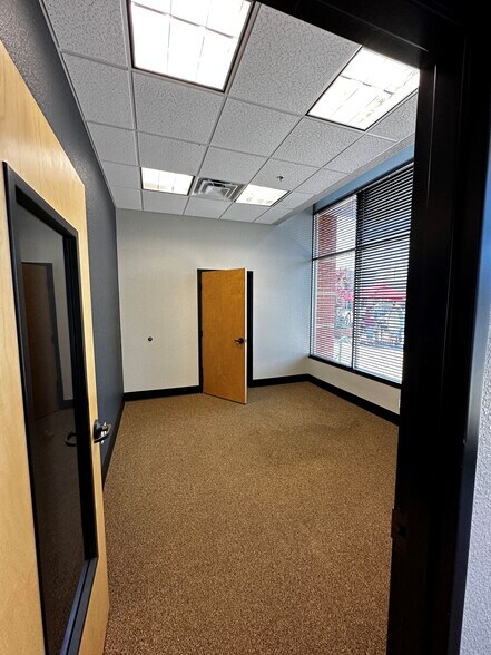 More Photos Of 2905 SE Walton Blvd, Bentonville Unknown For Lease