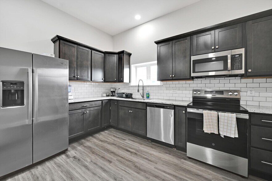 More Photos Of 236 W Market St, Jonestown Multifamily For Sale