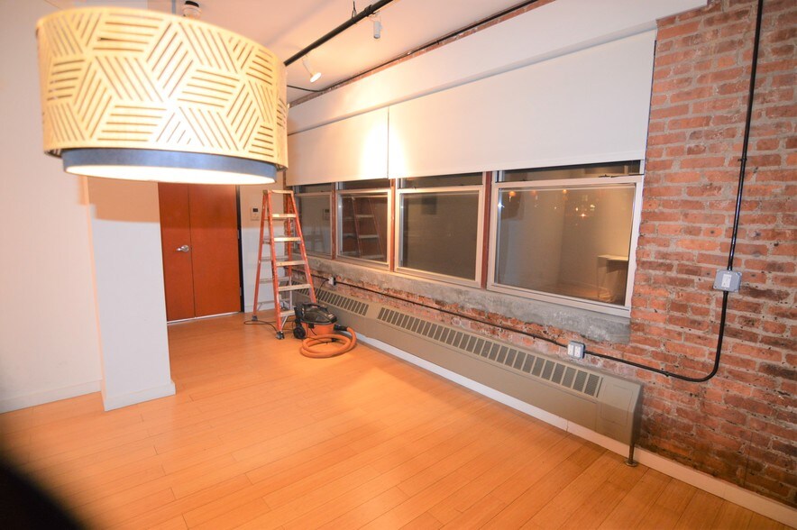 More Photos Of 190 N 14th St, Brooklyn Restaurant For Lease