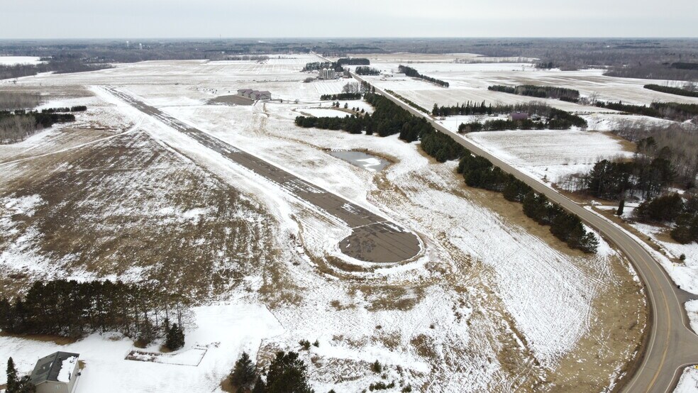 More Photos Of 24226 Lone Pine Rd, Hinckley Airport For Sale