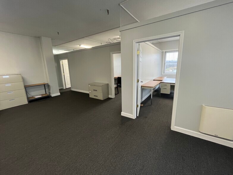 More Photos Of 6841 N Rochester Rd, Rochester Hills Office For Sale