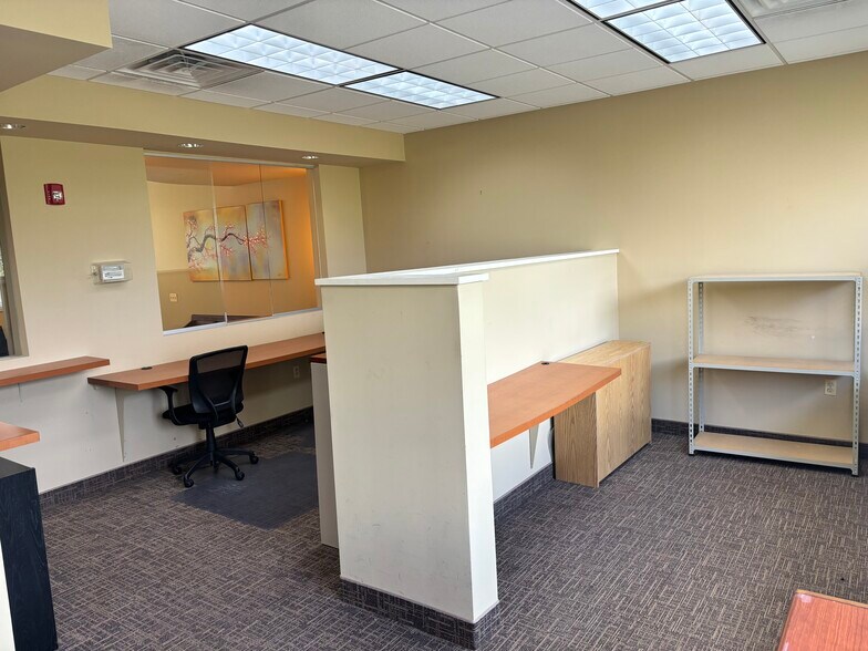 More Photos Of 220 Ridgedale Ave, Florham Park Office For Sale