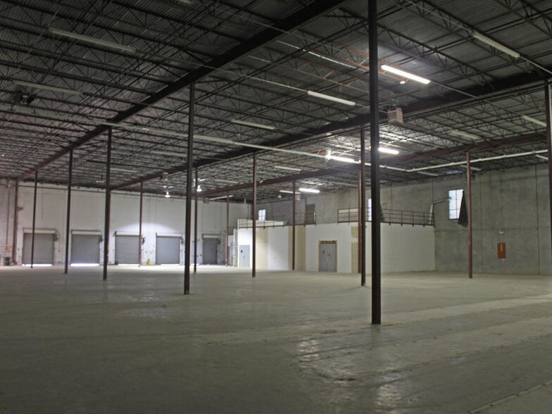 More Photos Of 2828 Technology Forest Blvd, The Woodlands Flex For Lease