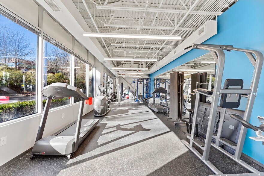 More Photos Of 5520 Capital Center Dr, Raleigh Office For Sale