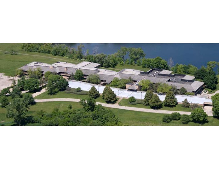 More Photos Of 3890 Salem Lake Dr, Long Grove Office For Sale