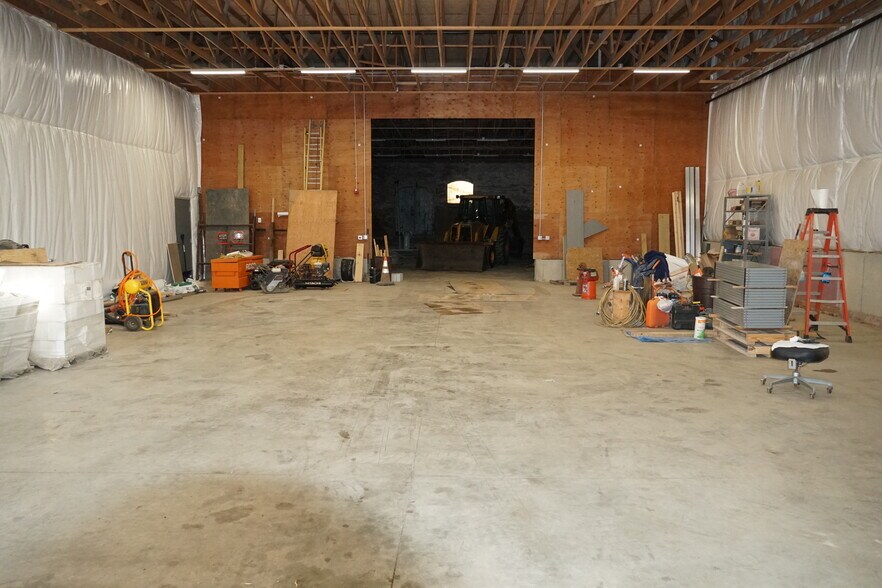 More Photos Of 160 Middleboro Ave, East Taunton Warehouse For Lease