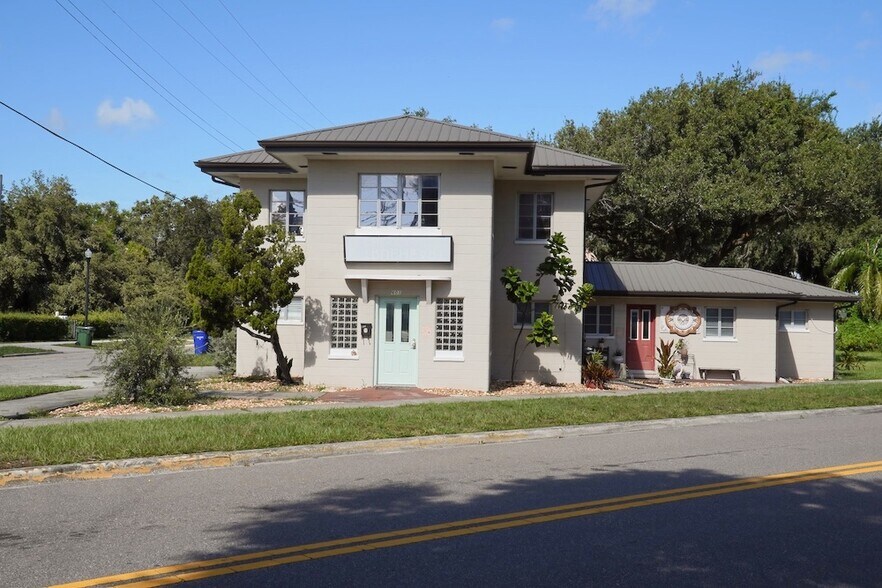 More Photos Of 601 Avenue B NW, Winter Haven Office Residential For Lease