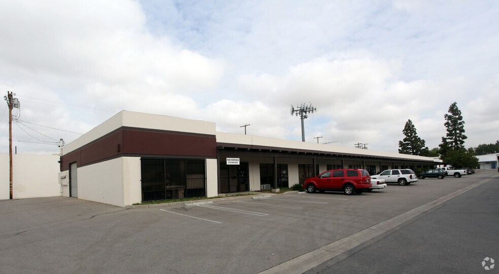 Primary Photo Of 21430 Strathern St, Canoga Park Warehouse For Lease