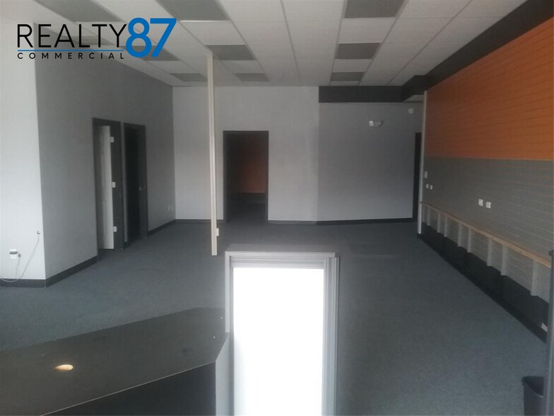 More Photos Of 1146 Blairs Ferry Rd NE, Cedar Rapids Freestanding For Lease