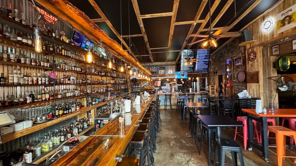 More Photos Of 234 SW 5th St, Grants Pass Restaurant For Lease