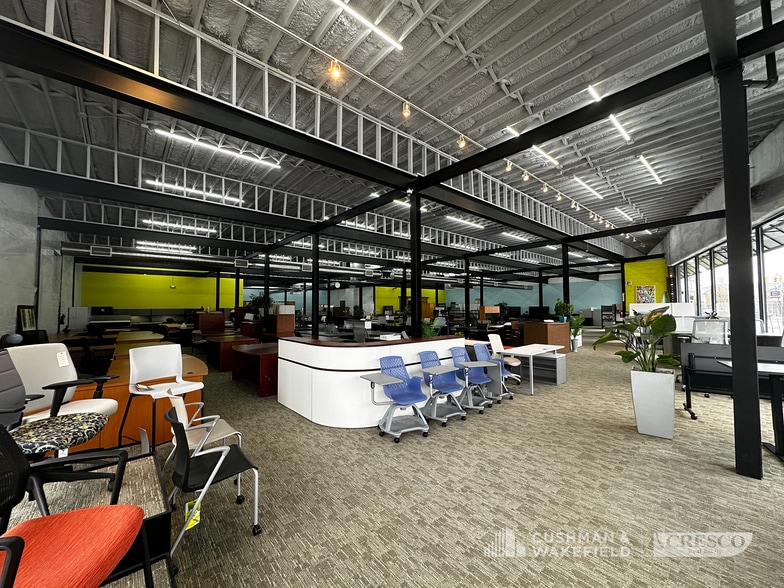 More Photos Of 706 E 185th St, Cleveland Storefront For Lease