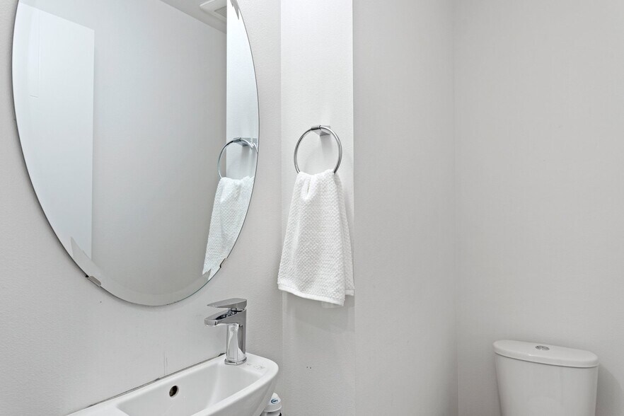 More Photos Of 4270 NE 50th St, Seattle Apartments For Sale