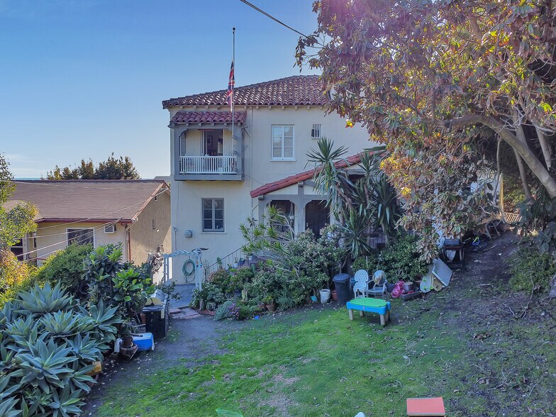 More Photos Of 153-157 W Channel Rd, Santa Monica Apartments For Sale