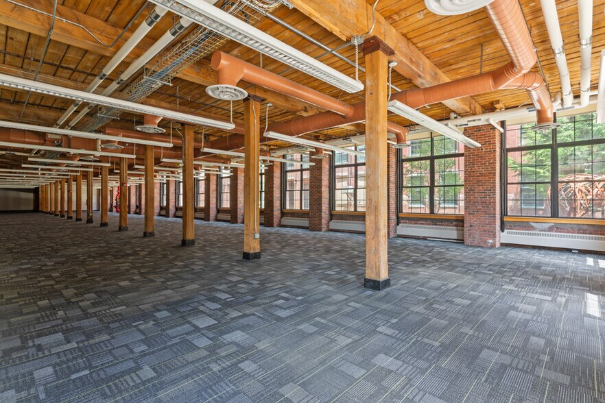 More Photos Of 140 Mill St, Lewiston Office Residential For Sale