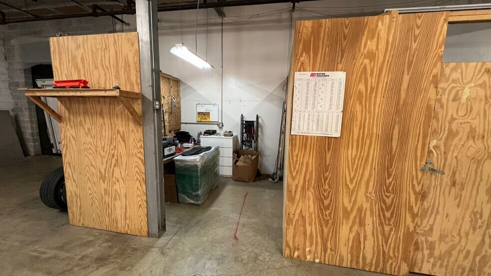 More Photos Of 123 N 10th Ave, Melrose Park Warehouse For Lease
