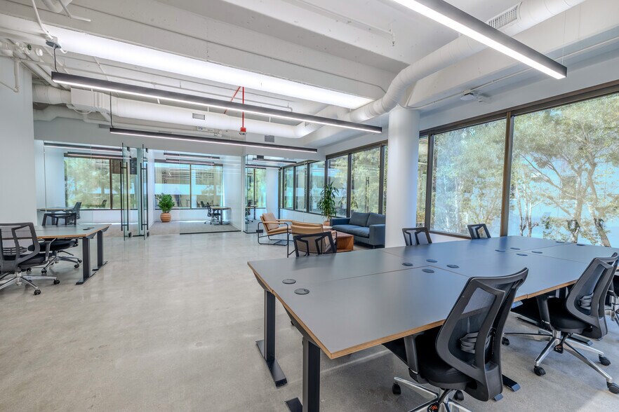 More Photos Of 841 Apollo St, El Segundo Coworking Space