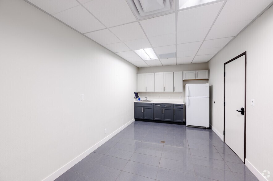 More Photos Of 530 S 6th St, Las Vegas Medical For Lease