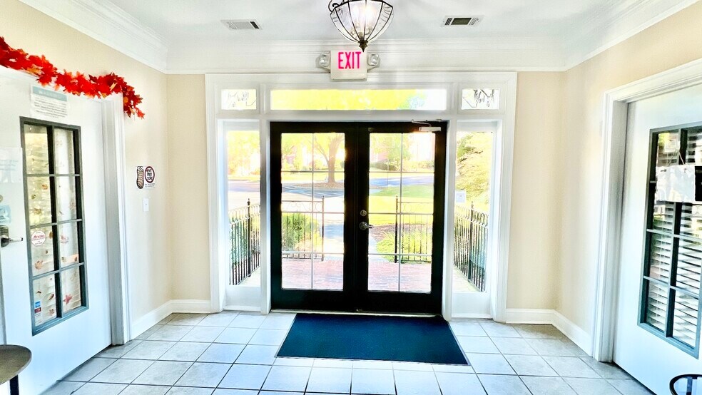 More Photos Of 4080 McGinnis Ferry Rd, Alpharetta Office For Sale