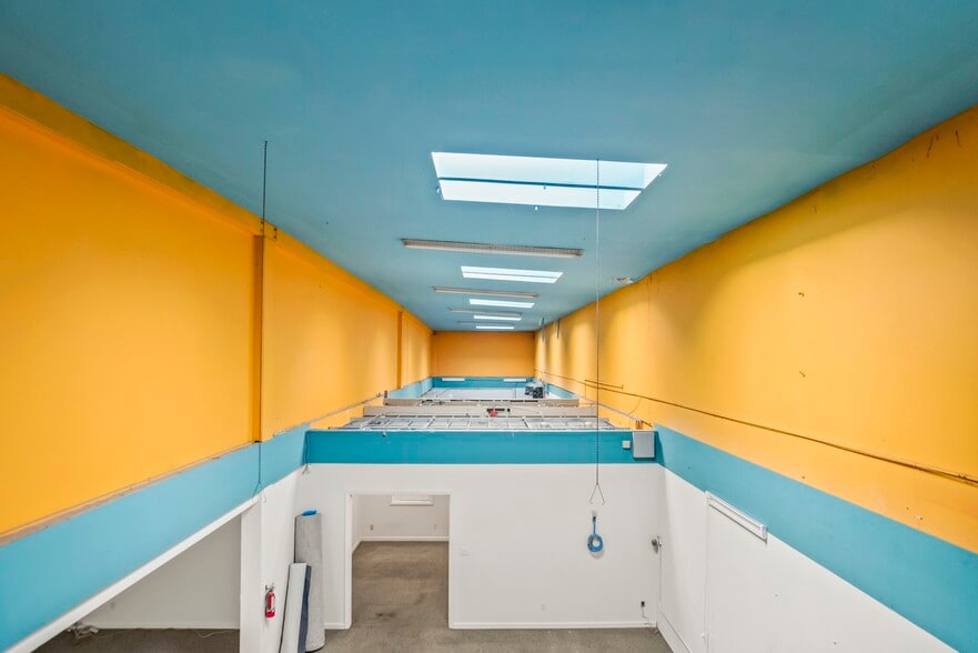 More Photos Of 1376 N 4th St, San Jose Light Distribution For Sale