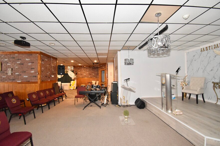 More Photos Of 570-574 Main St, Springfield Apartments For Sale