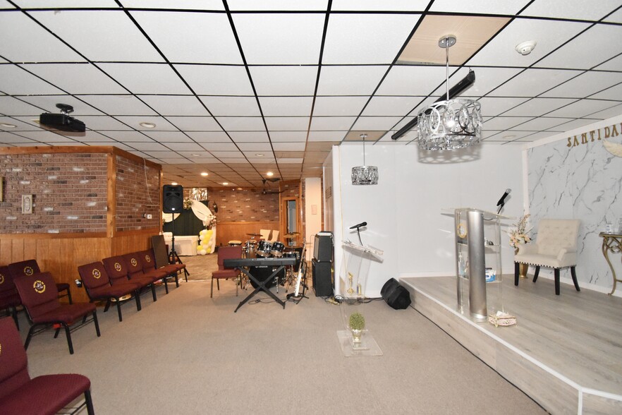More Photos Of 570-574 Main St, Springfield Apartments For Sale
