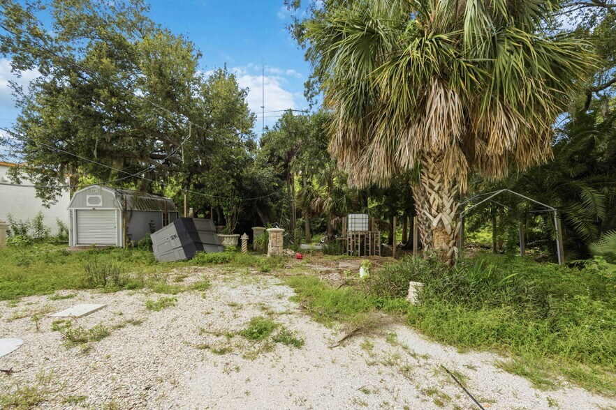 More Photos Of 2081 Tamiami Trl, Port Charlotte Freestanding For Sale