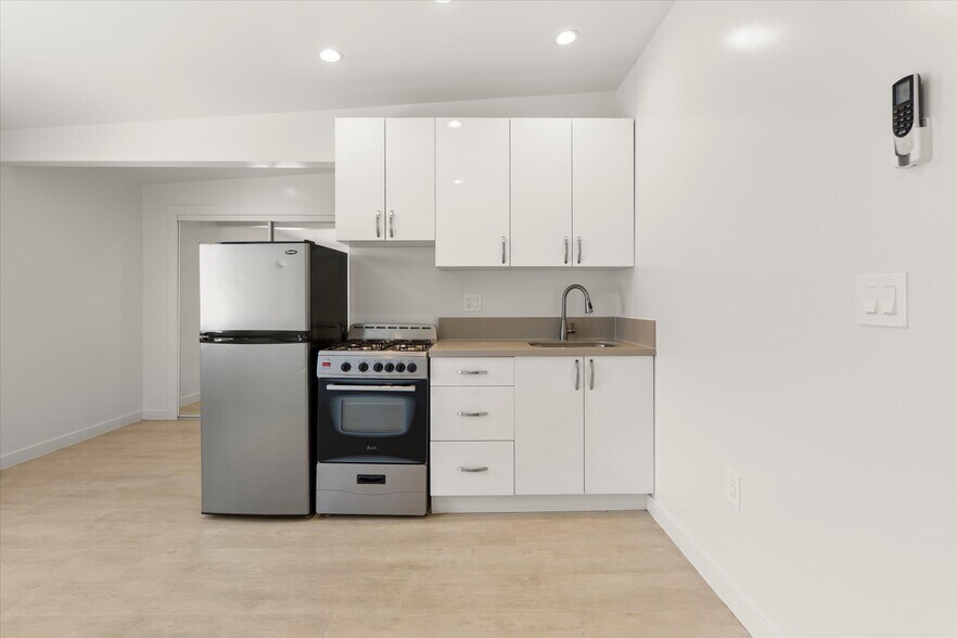 More Photos Of 9910 S Village Dr, Inglewood Apartments For Sale