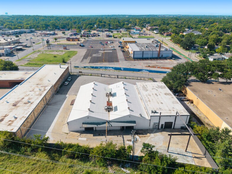 More Photos Of 3623-3625 E Vickery Blvd, Fort Worth Warehouse For Sale