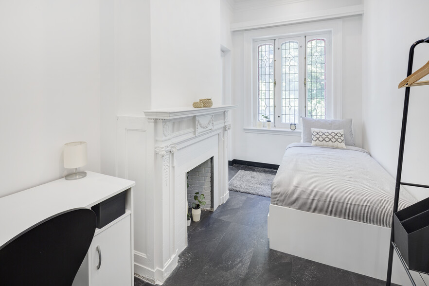 More Photos Of 1290 Av Des Pins O, Montréal Apartments For Sale