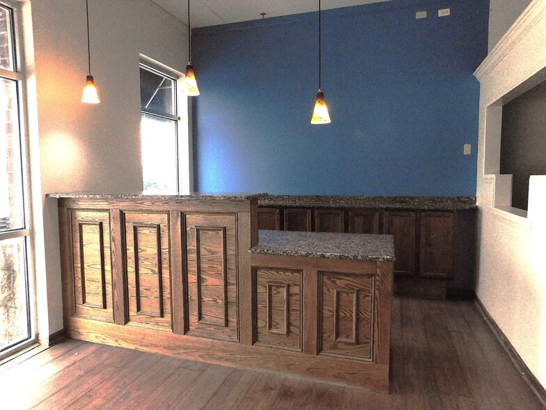 More Photos Of 212-240 N Randall Rd, South Elgin Storefront Retail Office For Lease