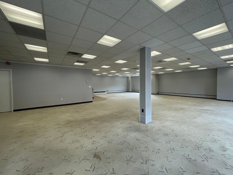 More Photos Of 511 Ashmun St, Sault Sainte Marie Office For Lease
